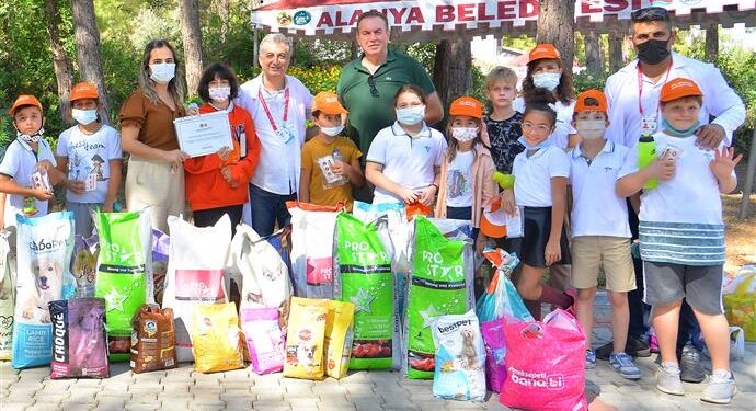 ALANYA BELEDİYESİ 4 EKİM DÜNYA HAYVANLARI KORUMA GÜNÜ’NDE ÖĞRENCİLERİ AĞIRLADI