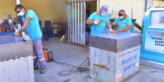 ALANYA BELEDİYESİ ÇÖP KONTEYNERLERİNİ YENİLEYEREK TASARRUF SAĞLIYOR