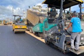 AVSALLAR KONAK CADDESİ SICAK ASFALTLA DAHA KONFORLU HALE GELİYOR