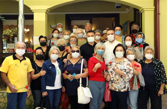 BAŞKAN YÜCEL, YAŞLI VATANDAŞLARI UNUTMADI