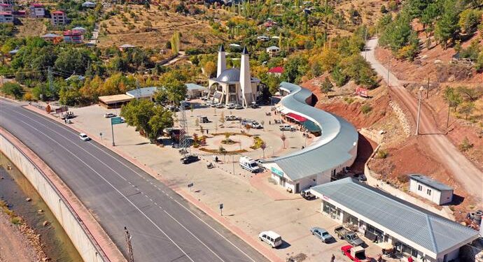 BAŞKAN YÜCEL’İN HAYATA GEÇİRDİĞİ PROJE İLE ÇAYARASI YAYLASI ADETA BİR ŞEHİR OLDU