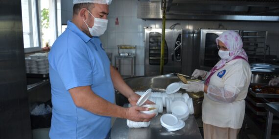 Alanyalı çocuklara 5768 litre süt