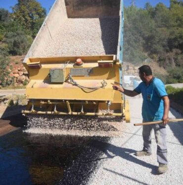 alanya-belediyesi-fen-isleri-mudurlugu-ekiplerinin-surdurdugu-asfalt-calismalari-kizilcasehir-camlica-ve-sapadere-mahalleleri-IHA-20211007AW436233-5-t