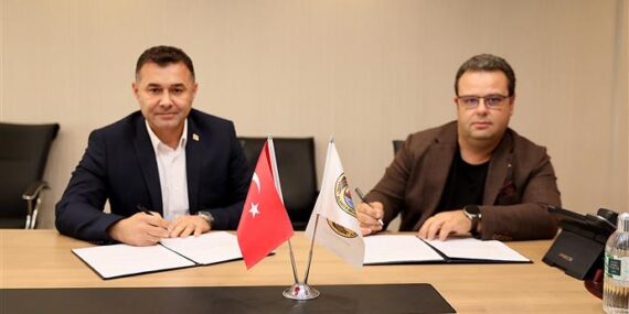 ALANYA BELEDİYESİ İLE BUDAMA ATIKLARI GÜBREYE DÖNÜŞÜYOR