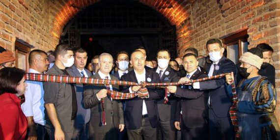ALANYANIN FETHİ COŞKUYLA KUTLANDI BAŞKAN YÜCEL “ALANYA İL OLMAYI ÇOKTAN HAK ETTİ, CUMHURİYETİN 100. YILINA İL OLARAK GİRMEK İSTİYORUZ”