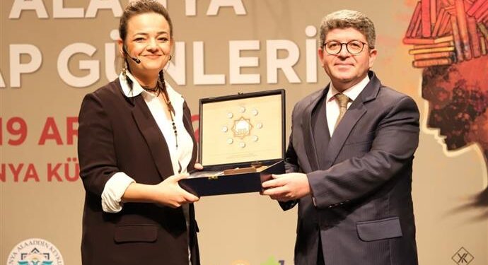 3. ALANYA KİTAP GÜNLERİ DEVAM EDİYOR