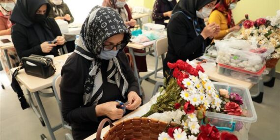 ALANYA BELEDİYESİ EL SANATLARI KURSLARI BÜYÜK İLGİ GÖRÜYOR