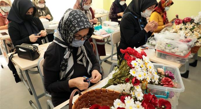 ALANYA BELEDİYESİ EL SANATLARI KURSLARI BÜYÜK İLGİ GÖRÜYOR