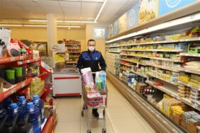 ALANYA BELEDİYESİ ZABITA EKİPLERİ MARKETLERDE ETİKET VE HİJYEN DENETİMİ YAPTI