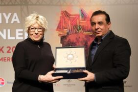 ALANYA KİTAP GÜNLERİ İKİ ÖNEMLİ İSMİ ALANYA HALKI İLE BULUŞTURDU