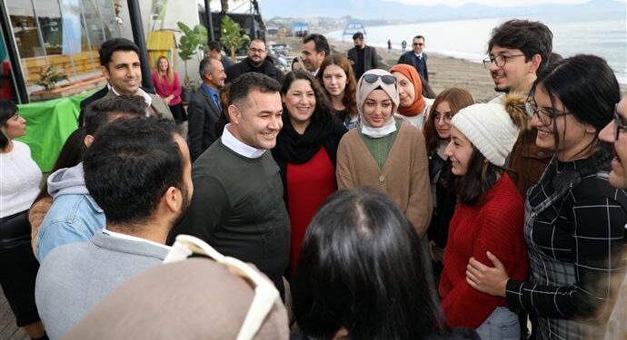 BAŞKAN YÜCEL ALANYA’DAKİ ÜNİVERSİTE ÖĞRENCİLERİ İLE BİR ARAYA GELDİ