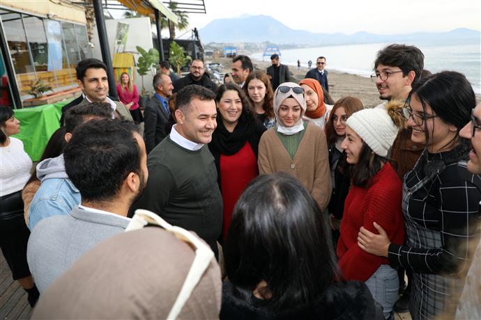 BAŞKAN YÜCEL ALANYA’DAKİ ÜNİVERSİTE ÖĞRENCİLERİ İLE BİR ARAYA GELDİ