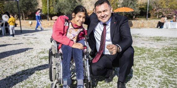 BAŞKAN YÜCEL ENGELLİ BİREYLER İLE PİKNİKTE BULUŞTU