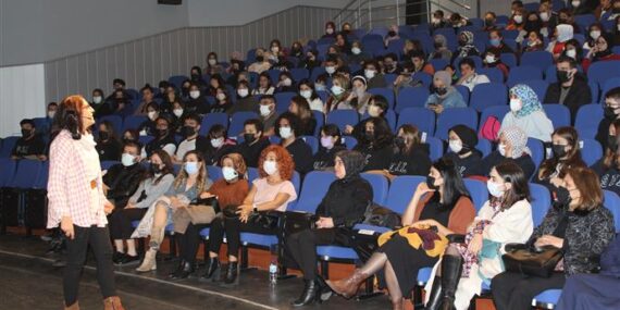 PROF. DR. ALİYE MAVİLİ AKTAŞ ALANYA KİTAP GÜNLERİ’NE KONUK OLDU