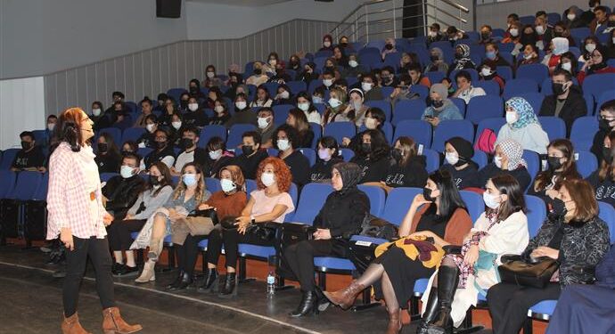 PROF. DR. ALİYE MAVİLİ AKTAŞ ALANYA KİTAP GÜNLERİ’NE KONUK OLDU