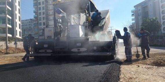 ALANYA BELEDİYESİ ASFALT ATAĞINI 2022’DE DE SÜRDÜRÜYOR
