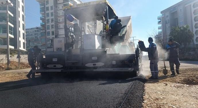 ALANYA BELEDİYESİ ASFALT ATAĞINI 2022’DE DE SÜRDÜRÜYOR