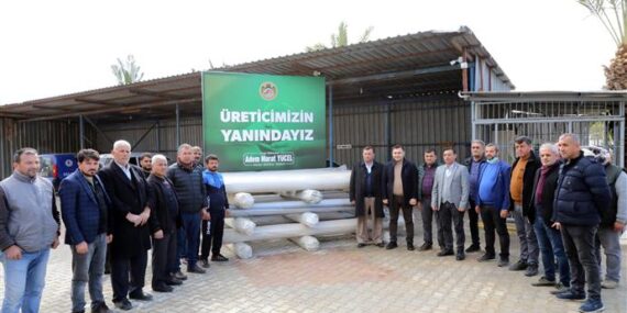 ALANYA BELEDİYESİ FIRTINADAN ZARAR GÖREN ÇİFTÇİLERİ UNUTMADI ÜRETİCİLERE ZARAR GÖREN SERALARI İÇİN NAYLON DESTEĞİ VERİLDİ
