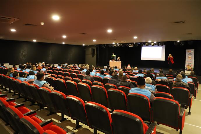 ALANYA BELEDİYESİ ŞOFÖRLERİNE TRAFİK EĞİTİMİ VERİLDİ