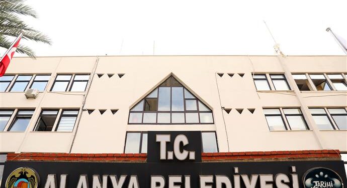 ALANYA BELEDİYESİ ZORLU KIŞ ŞARTLARINDA KALACAK YERİ OLMAYAN VATANDAŞLARA BARINMA İMKÂNI SUNUYOR