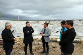 BAŞKAN YÜCEL FIRTINADA SERALARI ZARAR GÖREN ÜRETİCİYİ YALNIZ BIRAKMADI