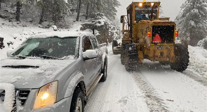 KARDAN MAHSUR KALAN VATANDAŞLARIN İMDADINA ALANYA BELEDİYESİ YETİŞTİ