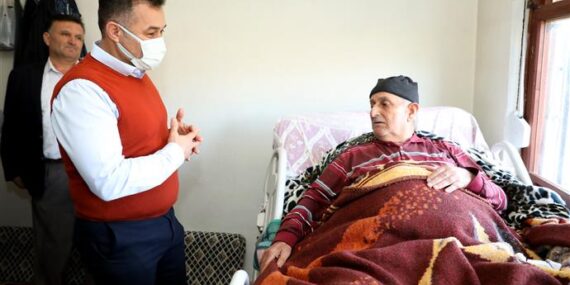 ALANYA BELEDİYESİ’NİN EVDE SAĞLIK HİZMETLERİ SÜRÜYOR