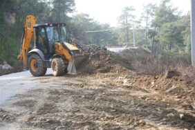 GÜMÜŞKAVAK YOLU’NDA OLUŞAN HEYELANIN İZLERİ SİLİNDİ