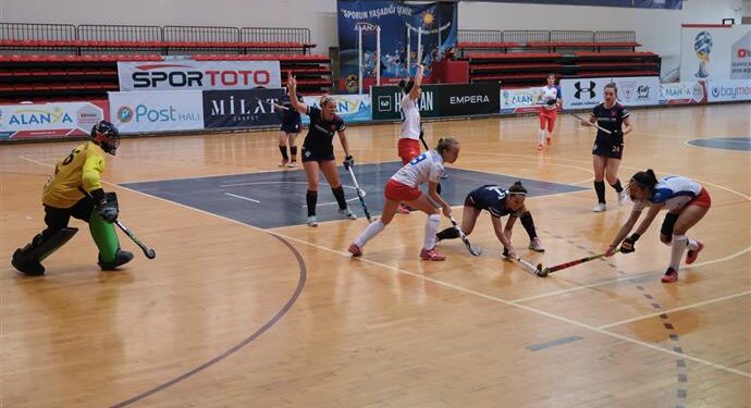 KADINLAR SALON HOKEYİ AVRUPA KULÜPLER ŞAMPİYONASI BAŞLADI