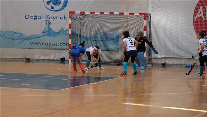 KADINLAR SALON HOKEYİ SÜPER LİG 2. ETAP MÜSABAKALARI BAŞLADI