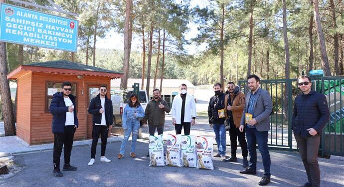 MAHMUTLAR ESNAFINDAN ÖRNEK DAVRANIŞ SOKAK HAYVANLARI İÇİN KAMPANYA BAŞLATILDI