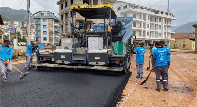 OBA ÇARŞAMBA CADDESİ YENİLENDİ
