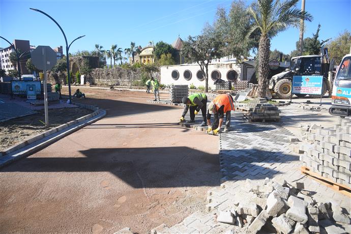 PARKE YOLLAR KONAKLI MAHALLESİ’NE DEĞER KAZANDIRMAYA DEVAM EDİYOR