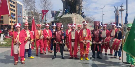 Alanya Belediyesi mehter takımı Çanakkale şehitlerimiz için konser verdi