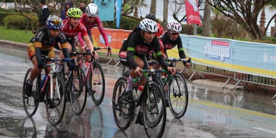 ALANYA’DA PEDALLAR DÜNYA KADINLAR GÜNÜ İÇİN DÖNDÜ