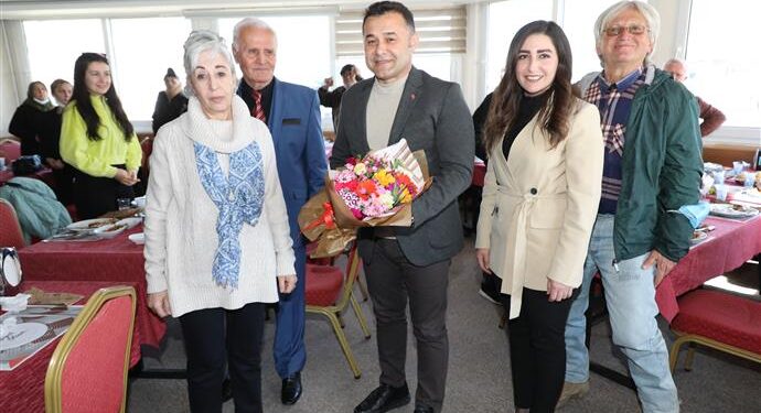 Yücel yaşlıları yemekte ağırladı