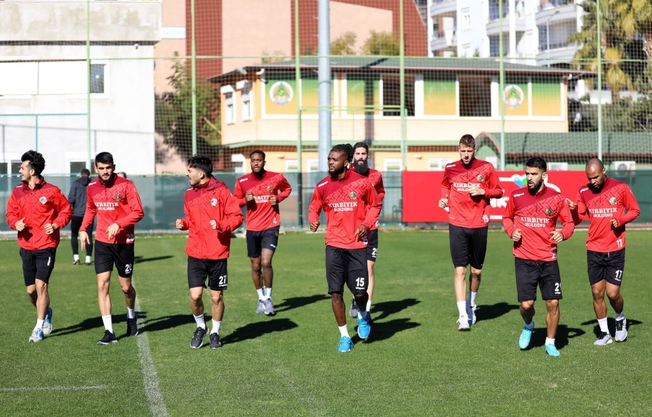 Alanyaspor harıl harıl