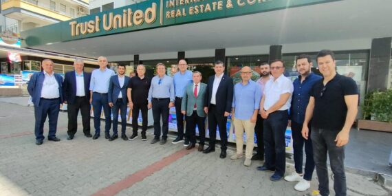 CHP ANTALYA MİLLETVEKİLİ ARI ALANYA’DA