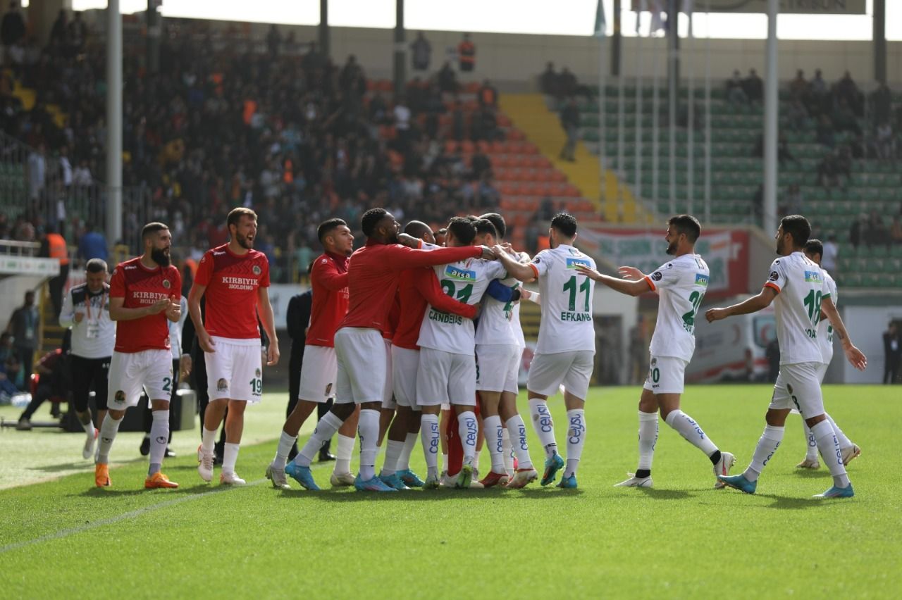Alanyaspor Rizespor’u 2-1 yendi