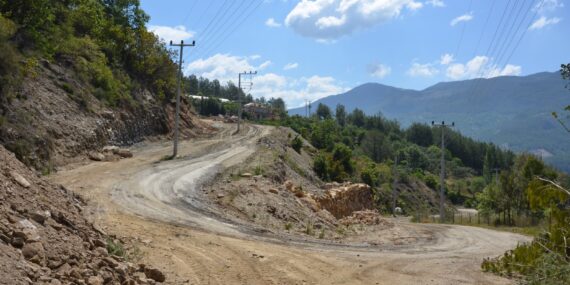 Alanya Üzümlü yolu genişletiliyor