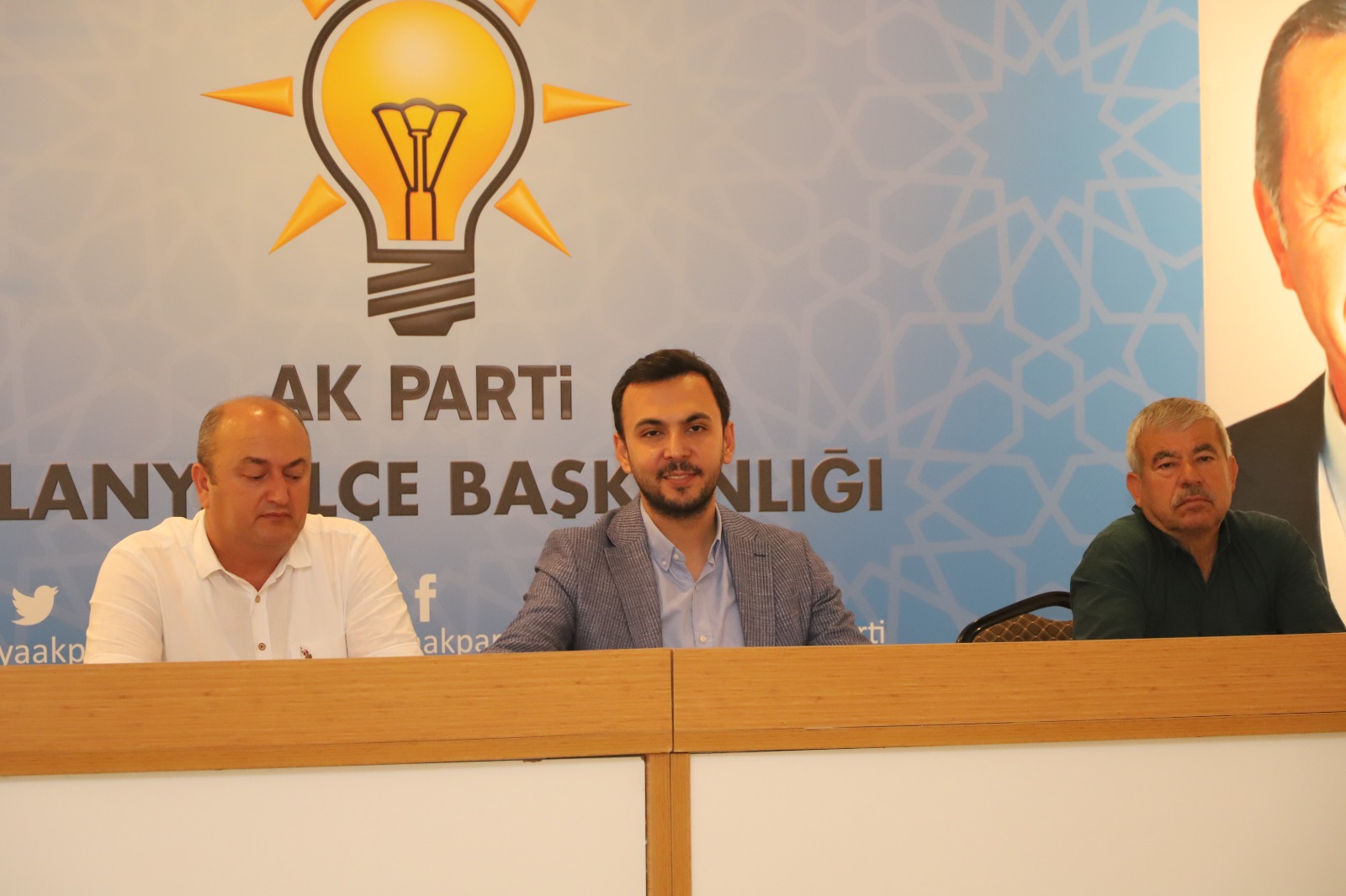 Ak Parti 2023’e emin adımlarla ilerliyor