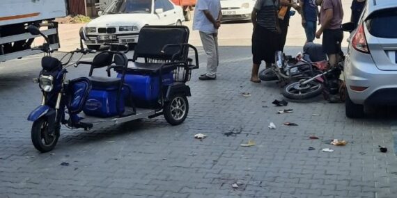 Elektrikli bisiklet ve motosiklet çarpıştı! 2 yaralı