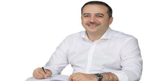 Toksöz, “Herkesi Kucaklayacak Bir Yönetime İhtiyaç Var“