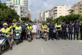 alanyada_motosiklet_suruculerine_reflektif_yelek_dagitildi_h76949_d08c3