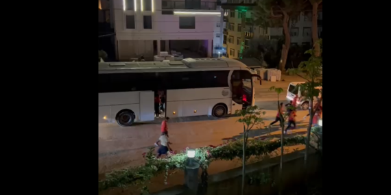 Antalyasporlu taraftarlar Alanya’da terör estirdi