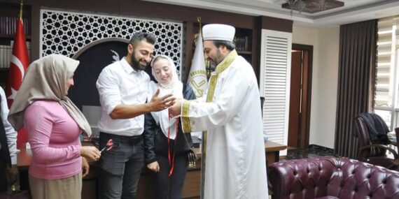 NİŞANLISINDAN ETKİLENEN SKURTA MÜSLÜMAN OLDU
