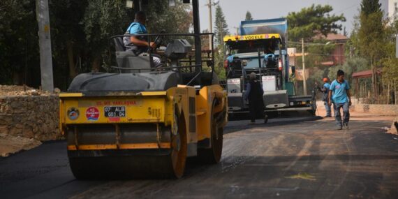 DİMÇAYI YOLU SICAK ASFALTLA KONFORLU HALE GELİYOR