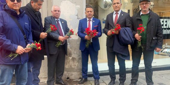 KGK üyeleri İstiklal’de terörü telin etti