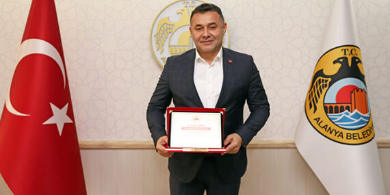 Yılın en başarılı belediye başkanı Yücel oldu