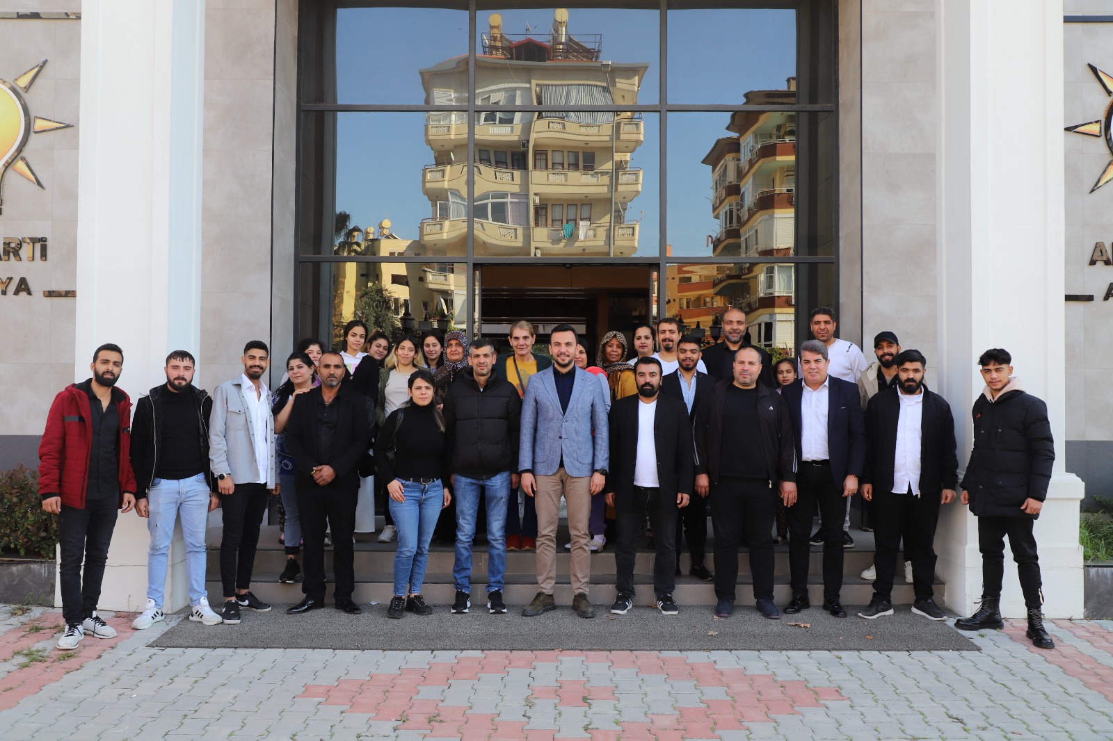 AK PARTİ’DEN GÖVDE GÖSTERİSİ